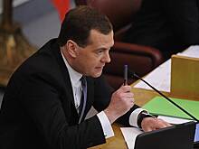 Медведев пообещал снижение ключевой ставки и удешевление ипотеки