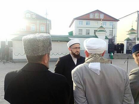 В мечети Аль-Марджани прощаются с Сакиной Шаймиевой. Фото