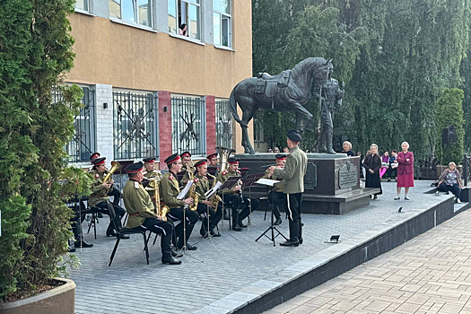 Военный оркестр мотострелкового соединения ЦВО провел концерт  для жителей и гостей Самары