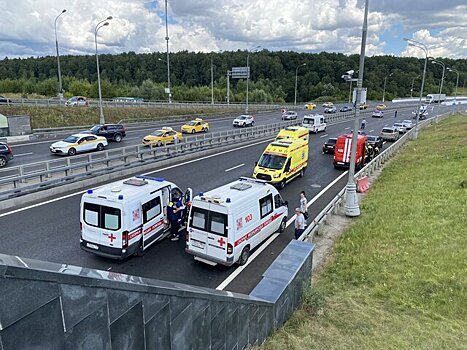 Движение транспорта после ДТП с автобусом в Москве восстановлено