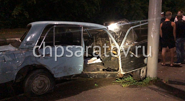 В Саратове пьяный водитель устроил аварию, есть погибший