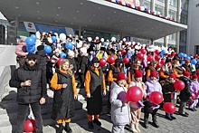 В Первоуральске несколько сотен человек исполнили песню «Россия»