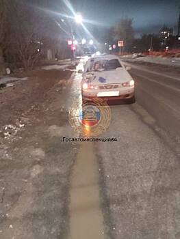 В Ленинском районе женщина попала под колеса машины