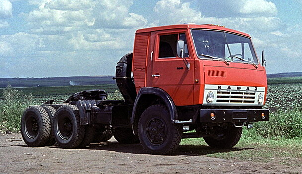 КамАЗ переключится на выпуск грузовиков с кабиной образца 1976 года