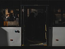 Петербуржцы увидели загадочную вереницу из новых социальных автобусов на севере города