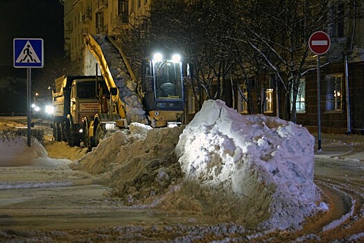 Более 110 машин вышли в Кемерове на уборку снега