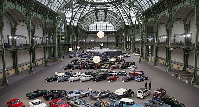 Продажи новых авто во Франции упали на 89%