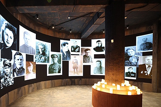 Лукашенко высоко оценил героизм солдат на Днепровском рубеже