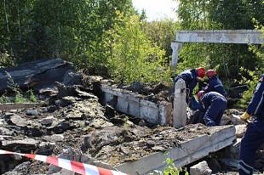 Южноуралец погиб под бетонной плитой на заброшенной ферме