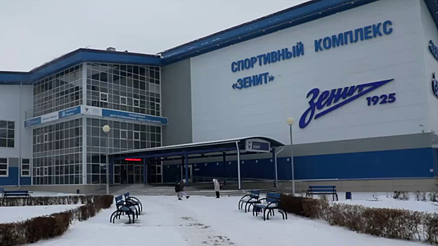 Глава Ноябрьска Алексей Романов посетил обновленный спортивный комплекс «Зенит». ВИДЕО