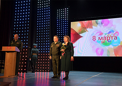В Екатеринбурге состоялось чествование женщин-военнослужащих и сотрудниц ЦВО