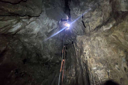 В Национальном парке Сочи обнаружили свалку в пещере