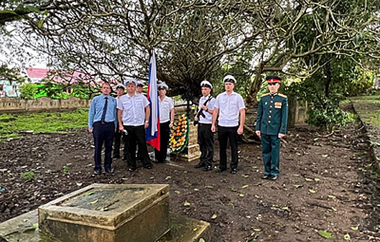 Моряки из России впервые посетили могилу русского офицера в провинции Ачех