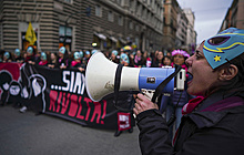 "Женский вопрос" для страны и премьера: как в Италии борются с феминицидом