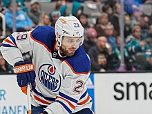 Драйзайтль набрал 1035-е очко в регулярках НХЛ. Форвард «Эдмонтона» обошел Мессье и вышел на 4-е место в истории клуба. Впереди только Гретцки, Макдэвид и Курри