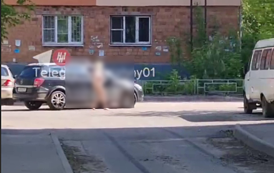 Раздетую женщину заметили на улице в Нижнем Новгороде