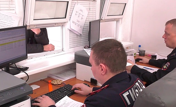 Почти миллиону жителей новых регионов оказали за год госуслуги в ГАИ упрощенно