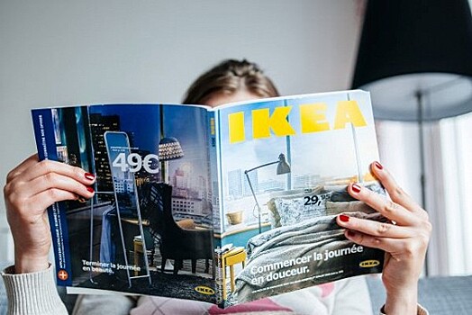 IKEA объяснила отказ выпускать в России каталог с гей-парой