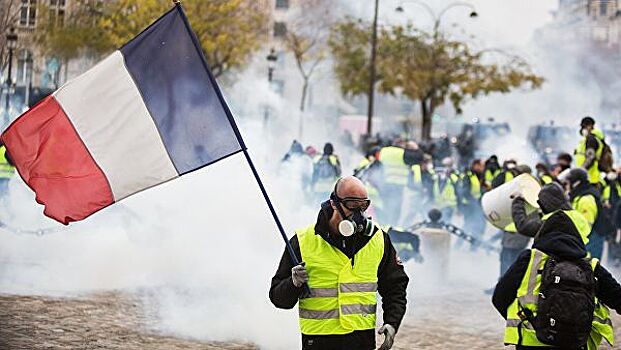 Франция расследует якобы причастность России к протестам "желтых жилетов"