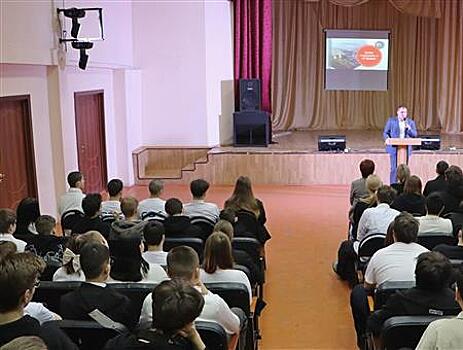 Энергетики "Т Плюс" встретились с первокурсниками СЭК имени Мачнева в преддверии Дня студента