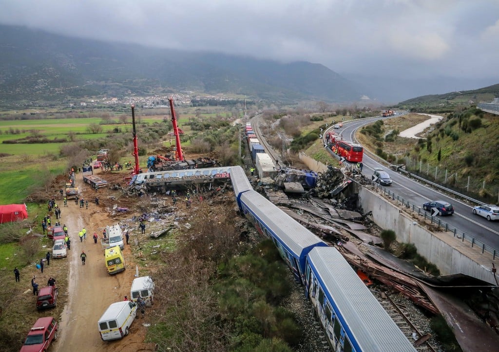 Министр транспорта Греции уйдет в отставку из-за железнодорожной катастрофы