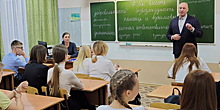 В школах Приморья депутаты Заксобрания продолжают говорить о важном