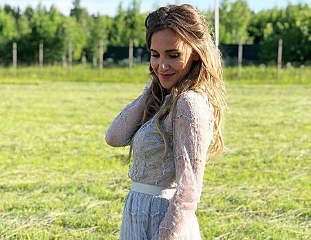 «Озорная парочка»: Ковальчук вновь примерила свадебное платье, а Чумаков – костюм жениха