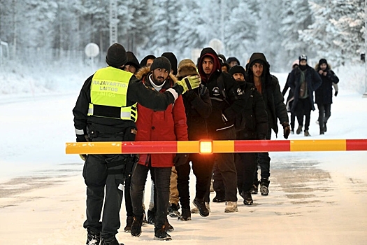 Чибис: 55 иностранцев перевезут к открытому КПП между РФ и Финляндией