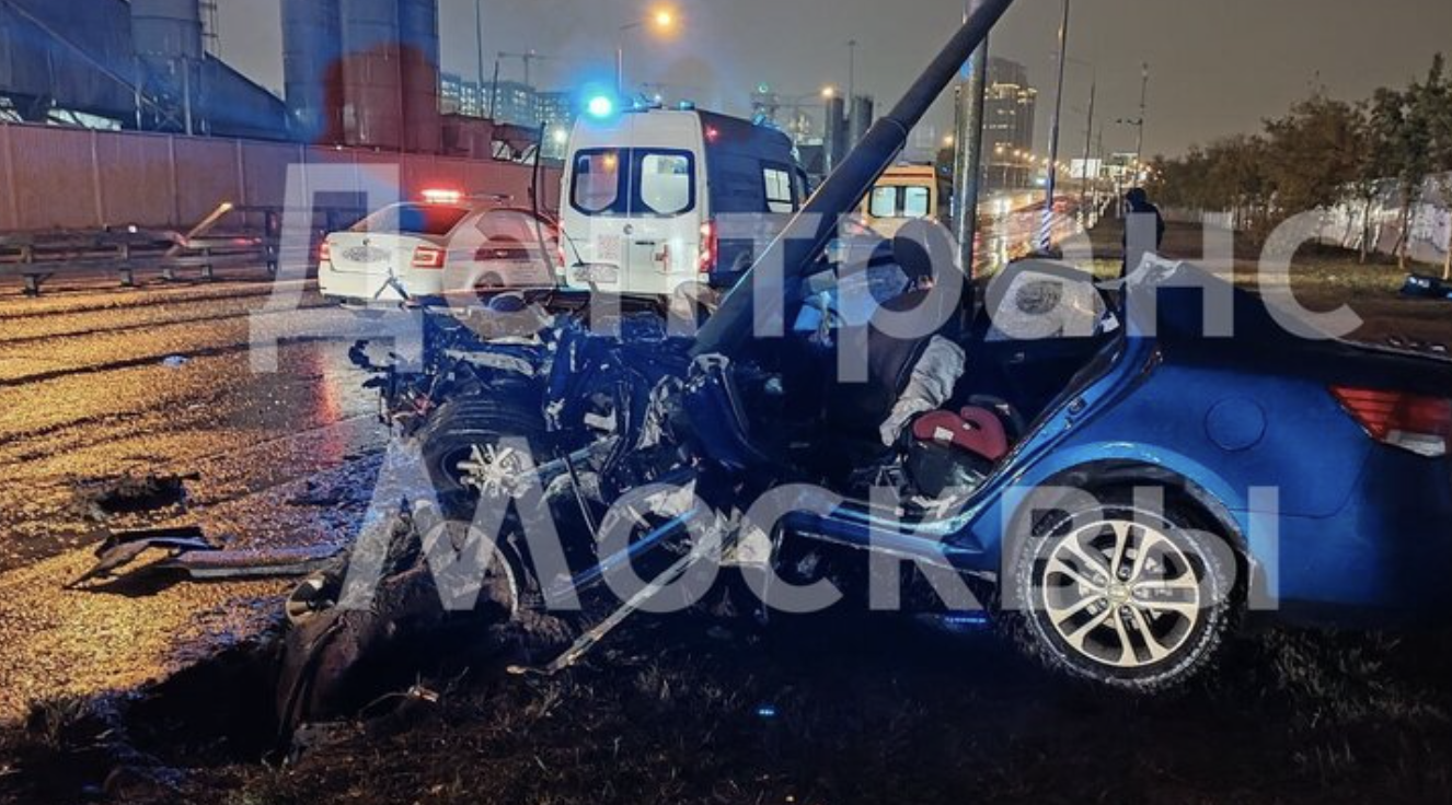 Водитель погиб в ДТП на западе Москвы