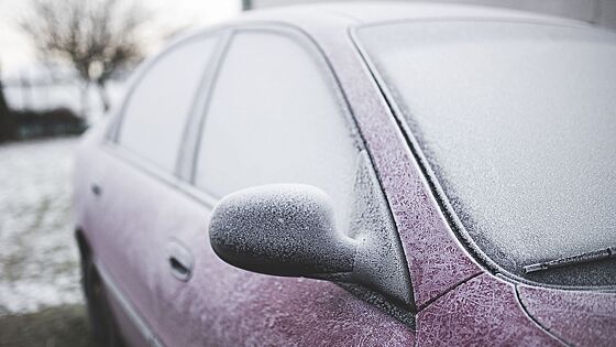 Автоэксперты раскрыли главную ошибку водителей в первый снегопад