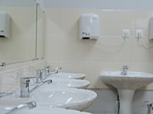 В Волгограде шашлычная, чайная и алкомаркет незаконно пользовались водой