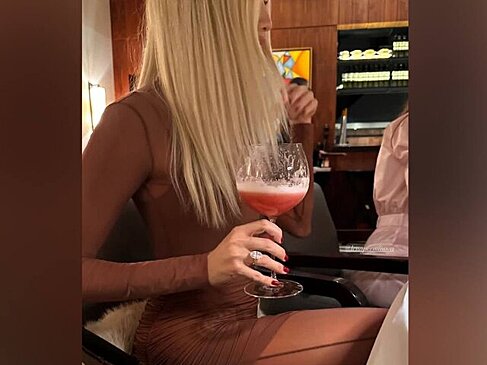 Модель Елена Перминова показала кольцо на безымянном пальце
