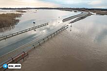 Автомобильный мост нырнул под воду в российском регионе. Видео до и после