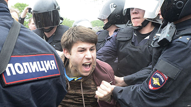 В Москве арестовали случайных прохожих, приняв их за протестующих