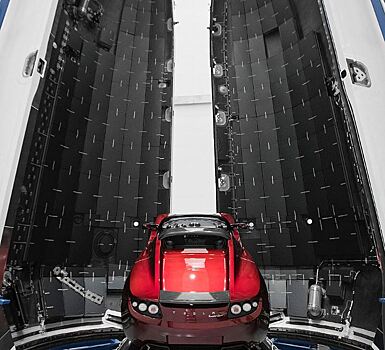 Спорткар Tesla Roadster улетит на Марс