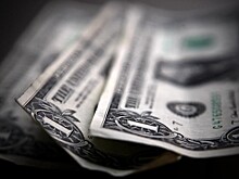 Доллар дешевеет на опасениях по поводу исполнения планов Трампа