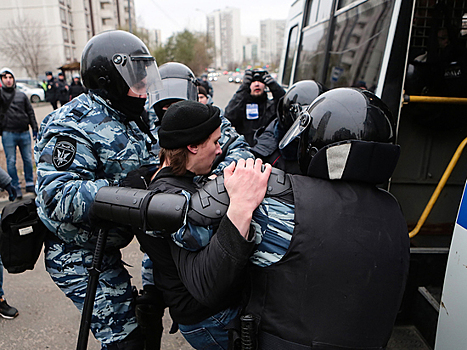 Госдума отказалась менять закон о митингах, несмотря на решение КС