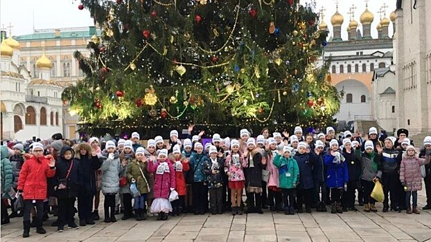 На новогодней елке в Кремле побывали 56 кировских школьников