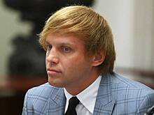 Победителя «Танцев со звездами» отпустили под подписку о невыезде по делу о хищениях