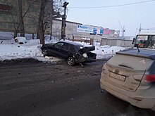 «Люди с утра летают»: четыре машины столкнулись на Толмачёвском шоссе