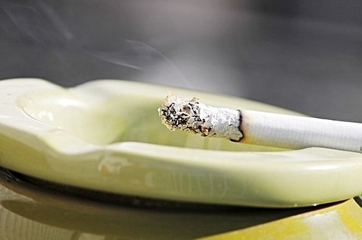 Учёные: курение бьет не только по легким, но и по мышцам человека