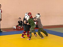 Трое на одного: в Пензе стартовал турнир по засечному бою