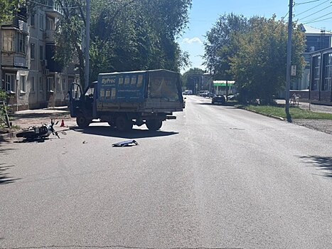 В Оренбурге «Газель» сбила мотоциклиста