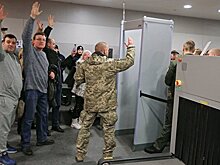 К администрации Порошенко  принесли покрышки