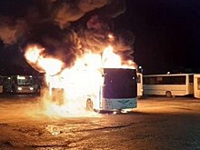 На Сахалине произошел пожар в пассажирском автобусе