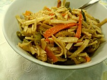 Лапша удон с овощами в соусе