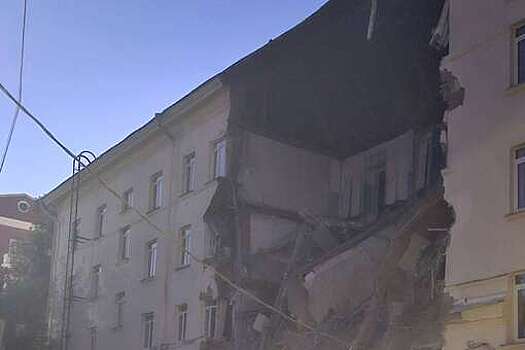 МЧС Башкортостана: часть дома обрушилась в центре Уфы