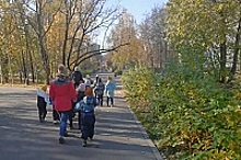 Юные воспитанники школы №854 совершили познавательную прогулку по парку Победы