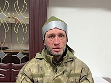 Боец ВСУ со скотчем на голове сдался, когда ему в блиндаж закинули мину