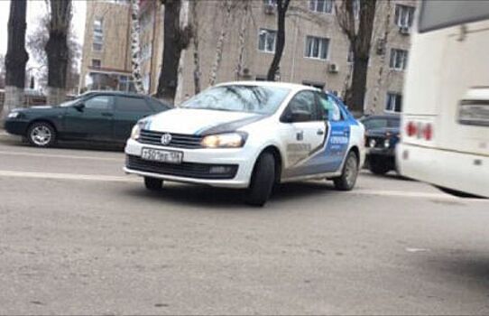 Машина фотоконтроля платных парковок в Воронеже грубо нарушила ПДД